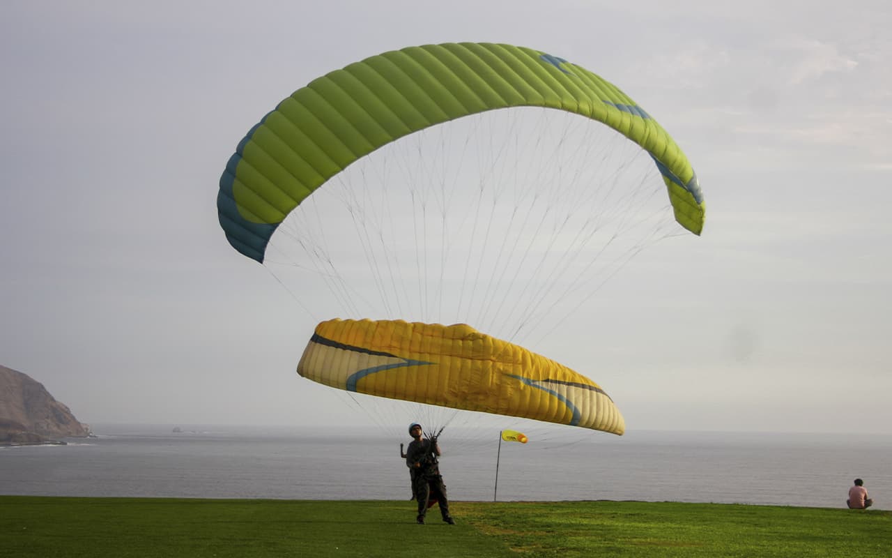 Training parachutes